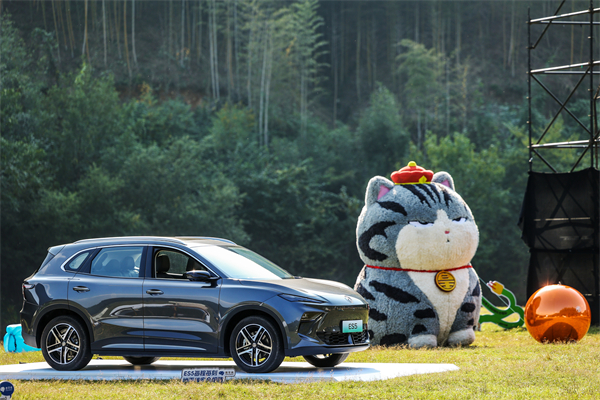 全球高标准纯电后驱SUV MG ES5宠你自在生活，增换购惊喜价9.99万元起
